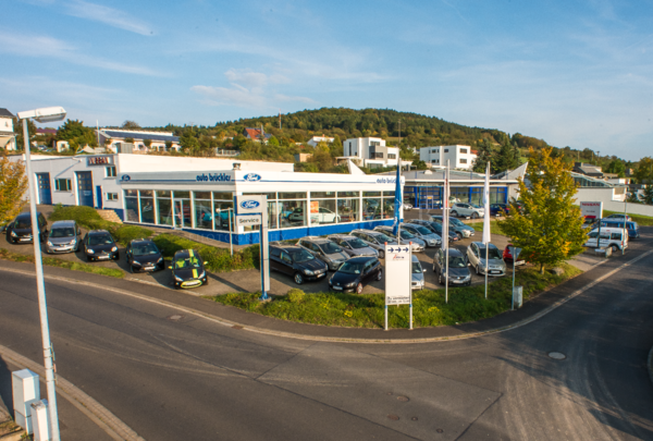  Bauabnahme, Brandschutz, Schadensermittlung Autohaus Brückler in Karlstadt von oben fotografiert mit Drohne und Stativ, Immobilien Fotografie